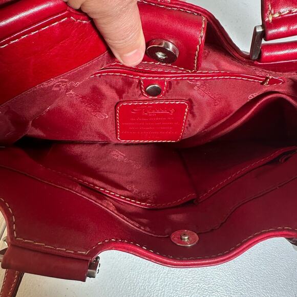 Fossil Elegant Red Leather Handbag - Picture 6 of 7